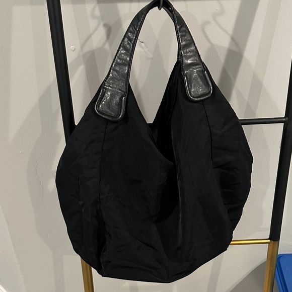 The original Hobo Black Women's Bag - Picture 9 of 10